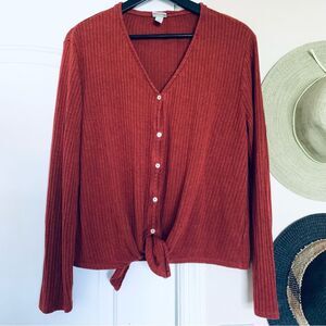 a new day Rustie Red Front Tie Button-Up Long Sleeve Ribbed V-Neck Top | Size XL